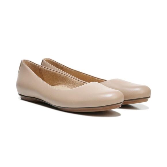 NIB Women's Naturalizer Maxwell Round Toe Comfortable Classic Ballet Flats 9.5 M - Picture 1 of 10